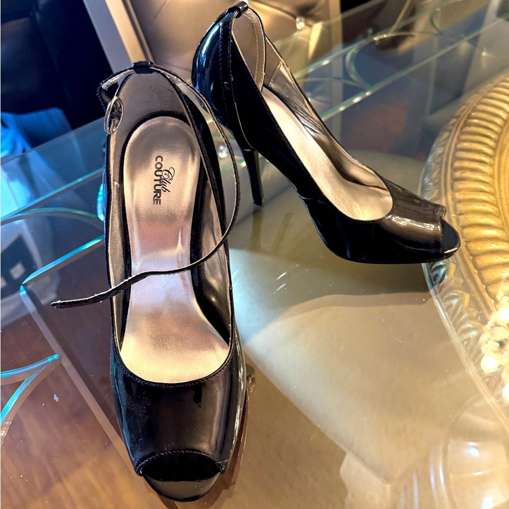 Open toe Black Heel.